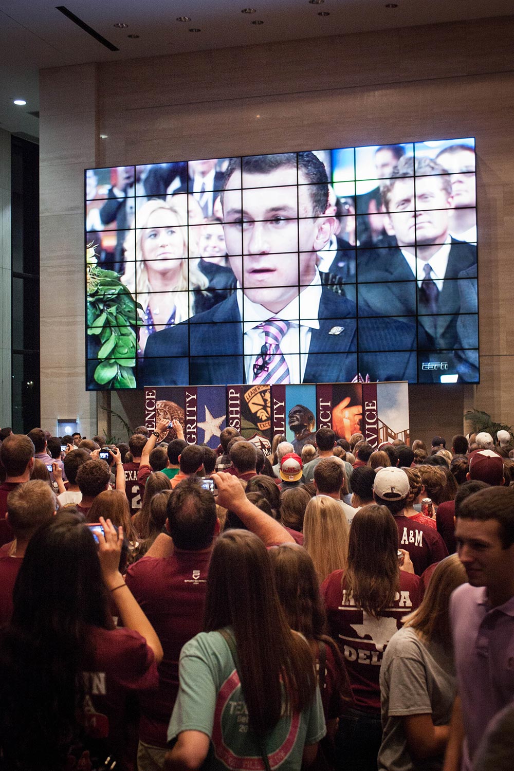 Johnny Manziel at Heisman Trophy ceremony
